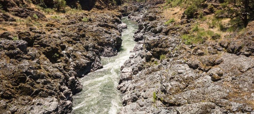 rogue river multi-day rafting camping trip hellgate canyon on the rogue river
