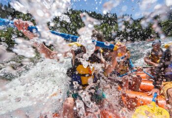 spring-rafting-rogue-river